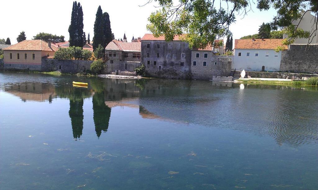 Guest House Konak Kod Danke تريبينيي المظهر الخارجي الصورة