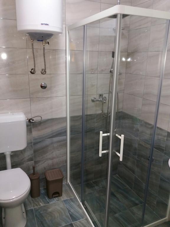 Guest House Konak Kod Danke تريبينيي المظهر الخارجي الصورة