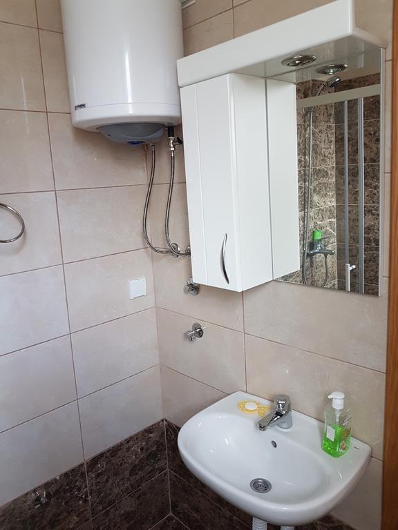 Guest House Konak Kod Danke تريبينيي الغرفة الصورة